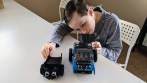 CrowBot BOLT vs. Makeblock mBot Neo